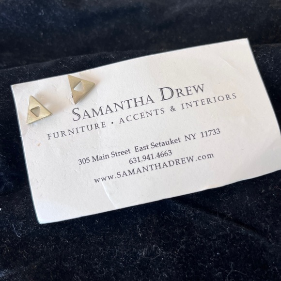 NEW Sterling silver?Triangle minimalistic post earrings - Picture 6 of 7